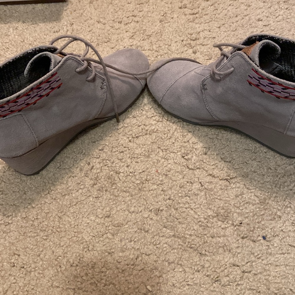 Toms - Picture 6 of 6